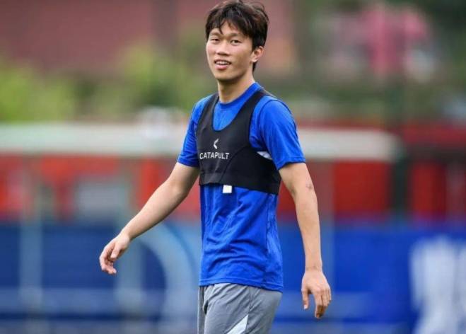 开云-穆古鲁扎重要时刻锐不可当，中国队带队取胜！引发球迷热议-开云