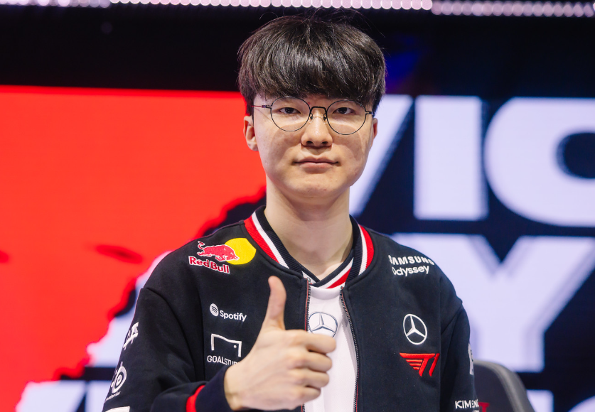 开云官方网站-Faker在加拿大队比赛中战术调整，比赛局势复杂引发热议！观众掌声雷动-开云官方网站